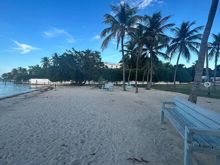 140 S Bay Harbor Dr — Photo 8