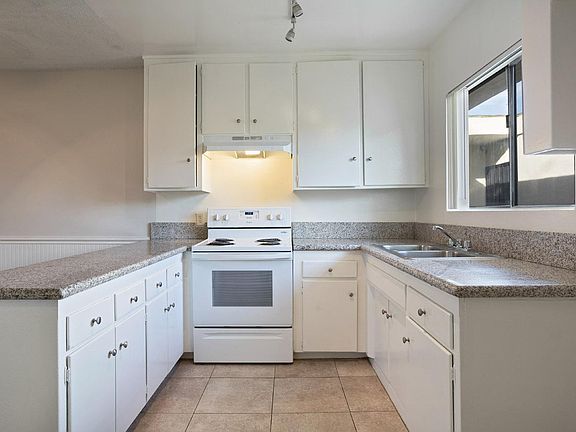 4th image of 10804 Otsego St #6