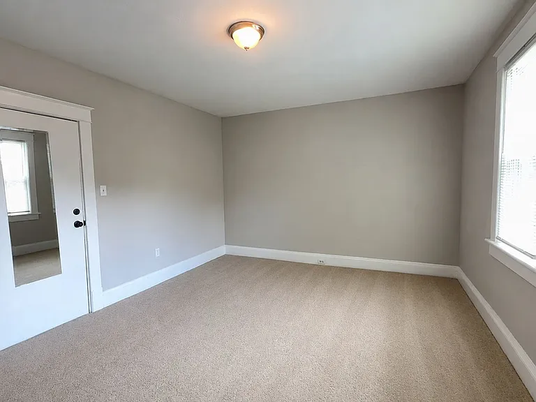 1807 Springfield - Platinum — Photo 13