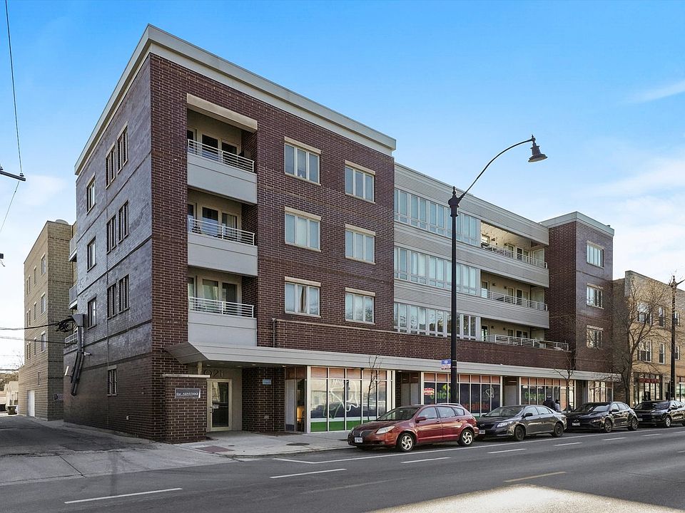 2nd image of 3021 W Armitage Ave #408