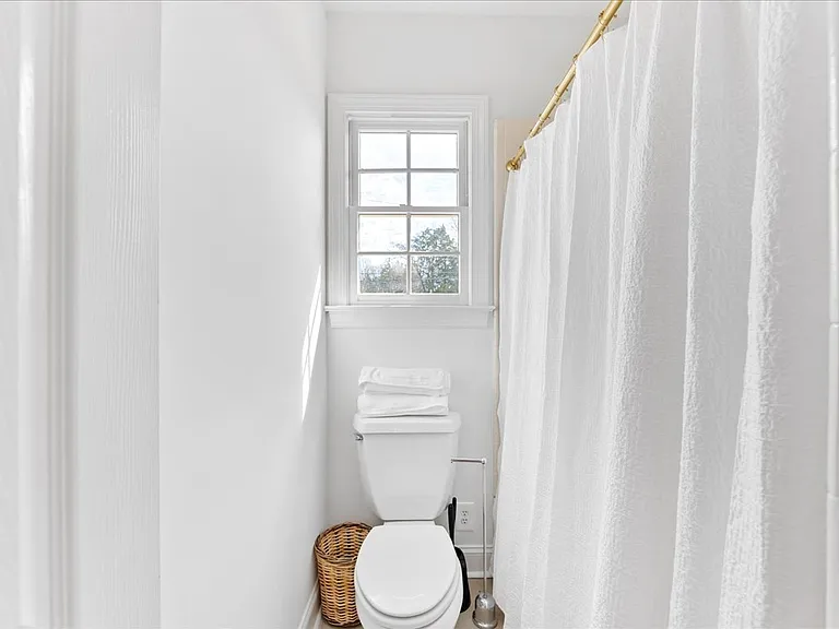 Separate toilet and tub