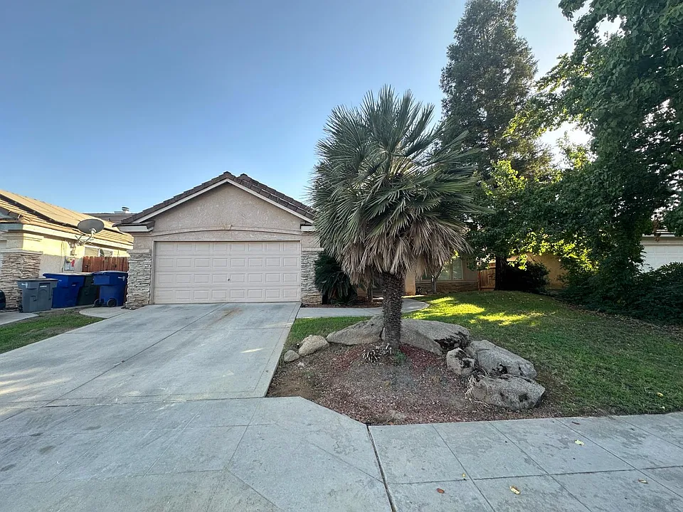 2167 E Muir Field Dr