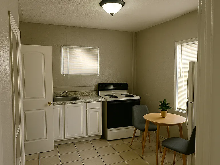 502 Cheyenne St #1 — Photo 4