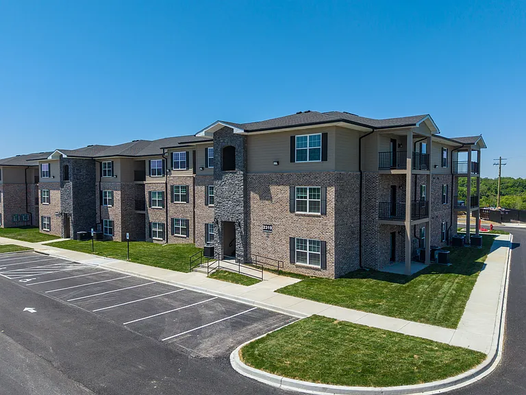 2319 Lantern Ridge Dr — Photo 25