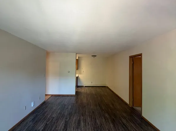 South River Apartments (1005), 1005 S East St #207, Appleton, WI 54915