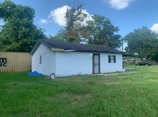105 N Galveston Ave, Anahuac, TX 77514
