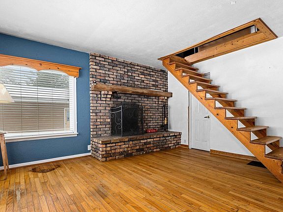 5th image of 120 Lakewood Ave