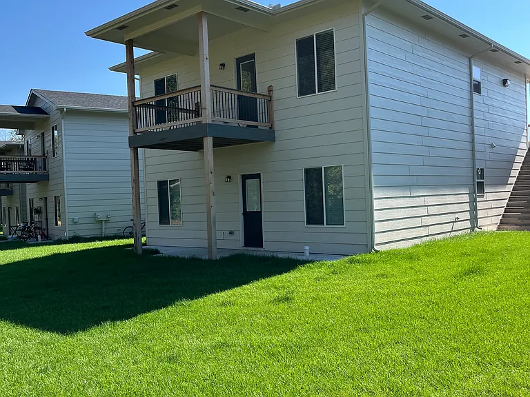 5557-59 N Bressler Dr #5557-5559 — Photo 14