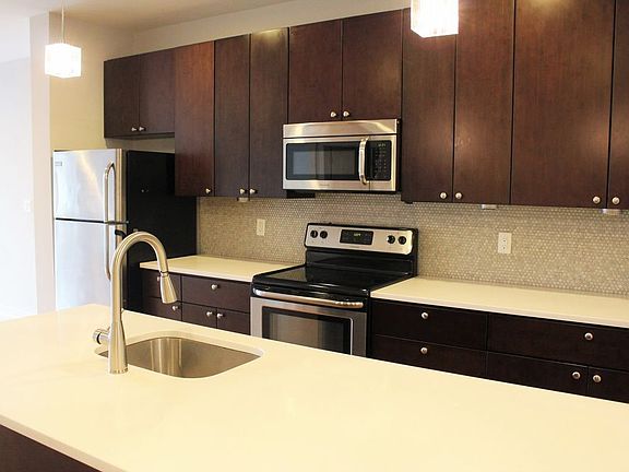 5th image of 811 N 2nd St APT 5A