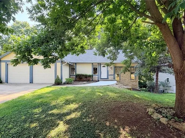 6925 Long Ave, Shawnee, KS 66216