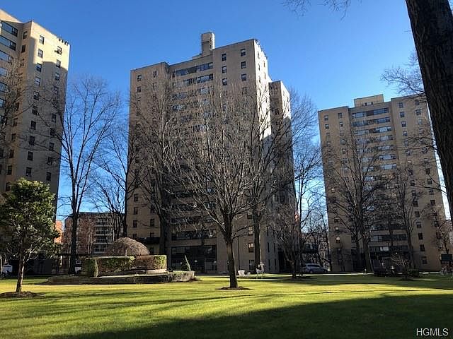 1st image of 9 Fordham Hill Oval APT 17F