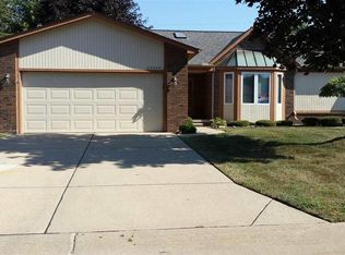23308 Pine Tree Cir, Macomb, MI 48042