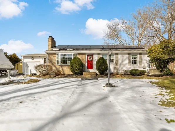 48 Jean Dr, Seekonk, MA 02771