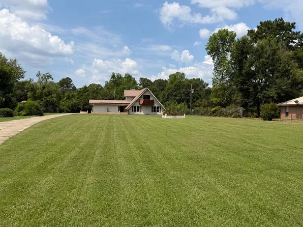151 Lakeview Dr, Petal, MS 39465