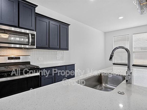5th image of 1005 Chaplin Dr