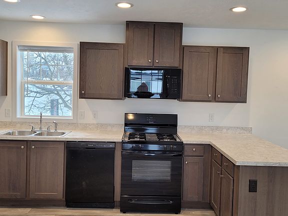 4th image of 1585 Ray Blvd #474