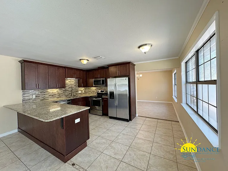 321 Biscayne Ln — Photo 5