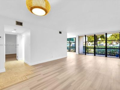 1000 Parkview Dr APT 129, Hallandale, FL, 33009