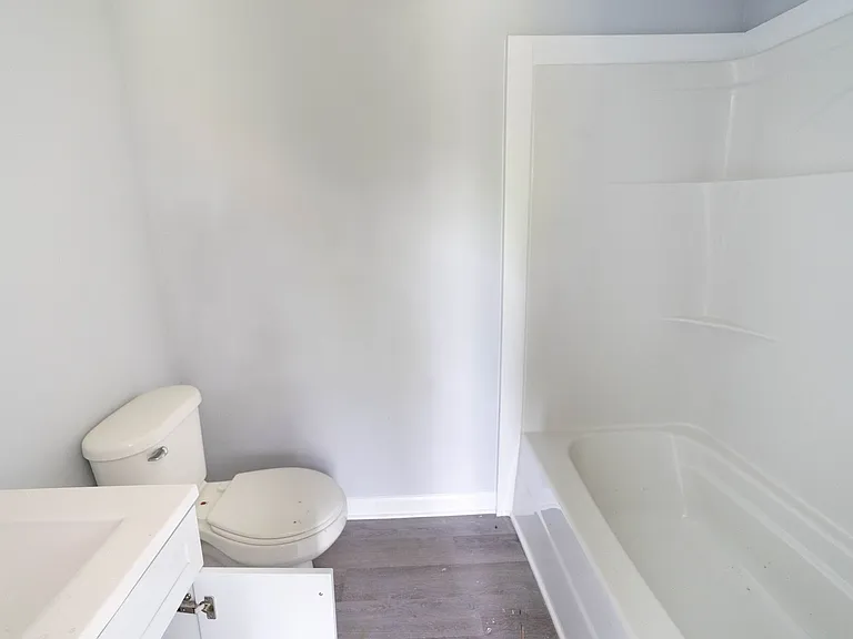 326 Maple St #B — Photo 10