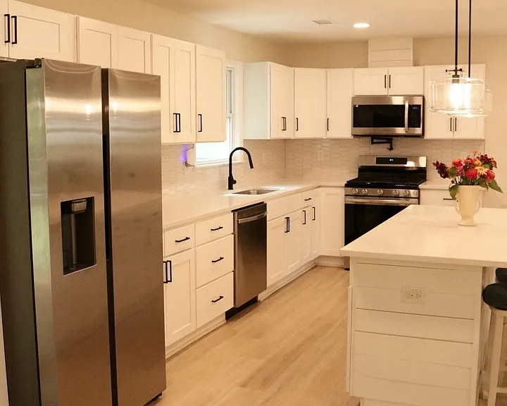 2045 Lake Ave — Photo 8