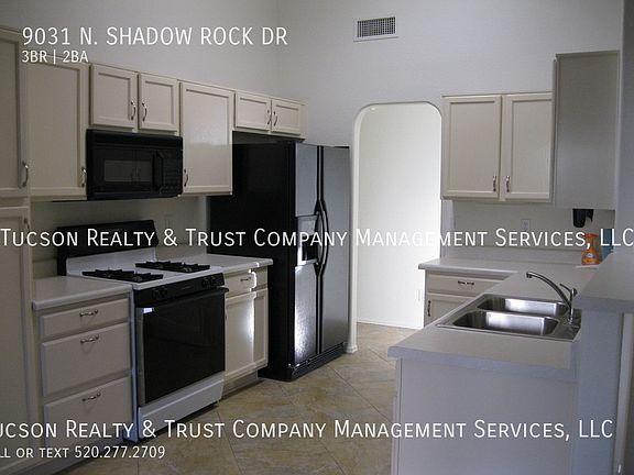3rd image of 9031 N Shadow Rock Dr