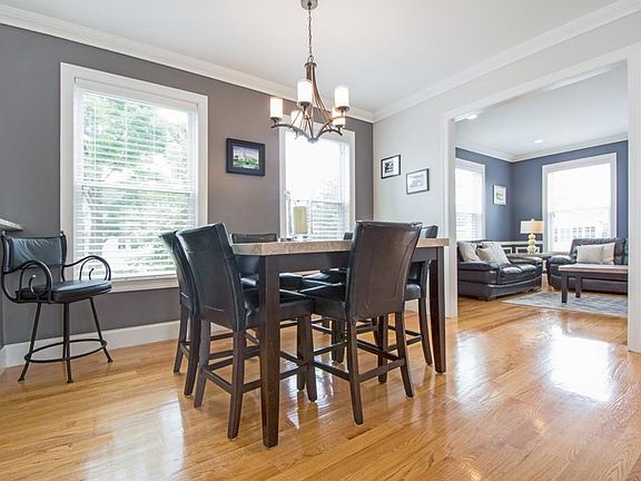5th image of 71 Robertson St