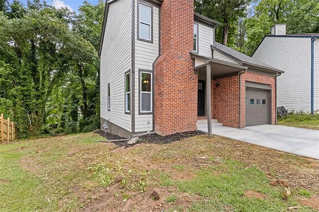3 bed, 2.5 bath, 1440 sqft, $2,395 — Photo 3