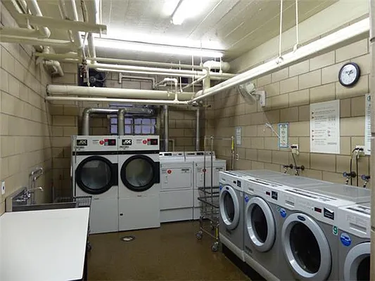 Sold by R New York | media 7
