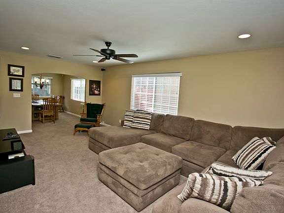 3rd image of 3104 W Country Club Blvd