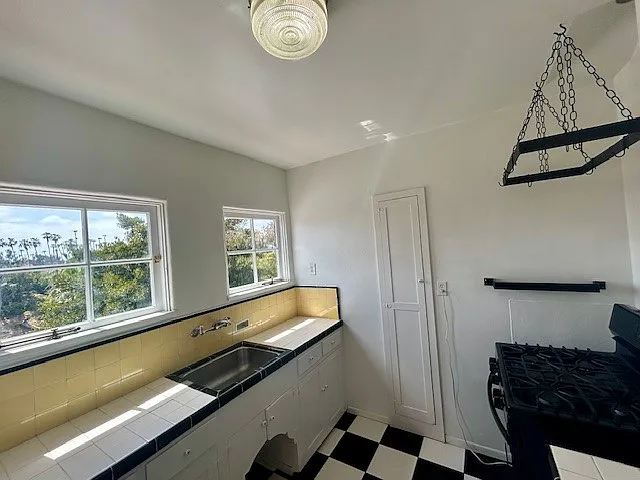 2448 Adams Ave #2 — Photo 12