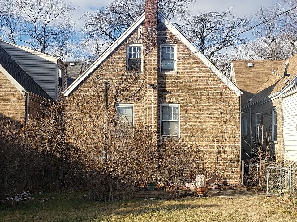 2nd image of 8243 S Prairie Ave