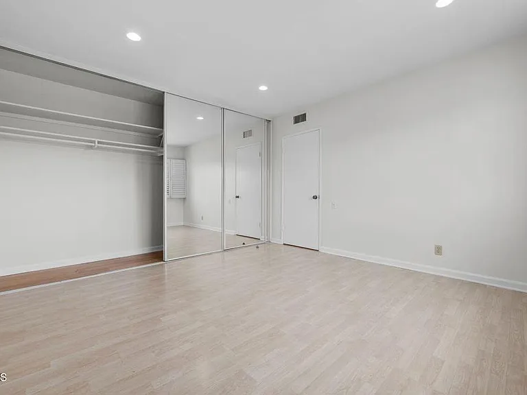 385 Cliff Dr #8 — Photo 24
