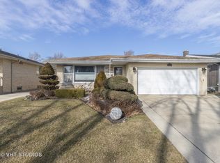 11048 Nelson St, Westchester, IL