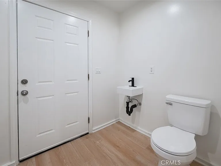 15147 Otsego St — Photo 43