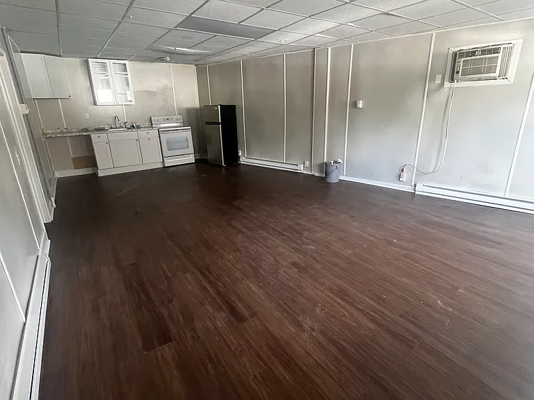 1245 S Main Ave #8 — Photo 2