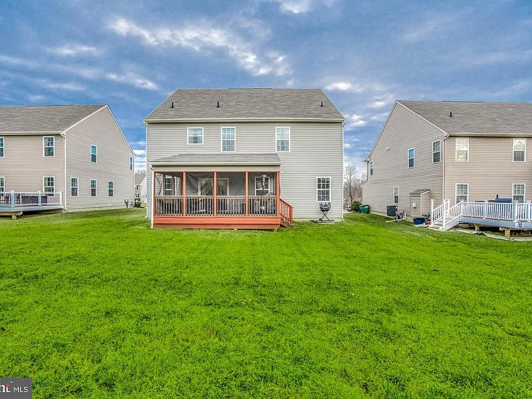 728 Falcon Ln — Photo 30