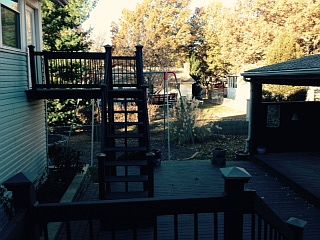 Large deck w/access to patio