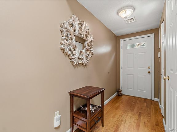4th image of 4001 Hickory Court