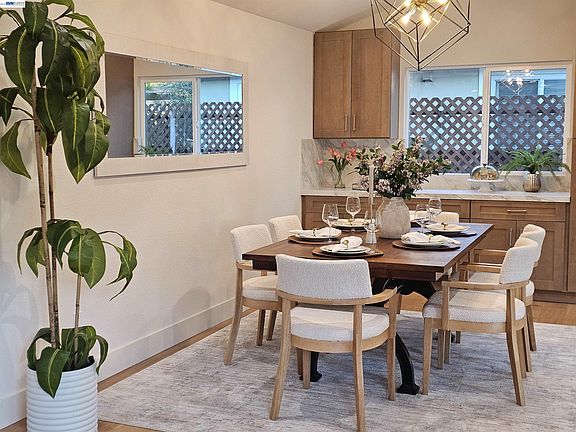 3rd image of 3161 Plymouth Rd