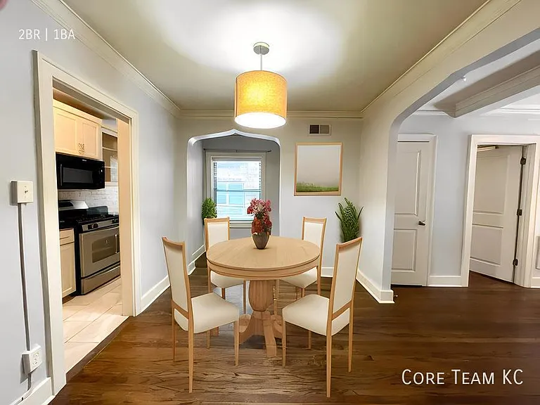 710 W 48th St #101 — Photo 2