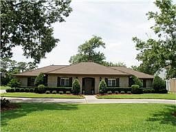 1st image of 4 Earlham Dr