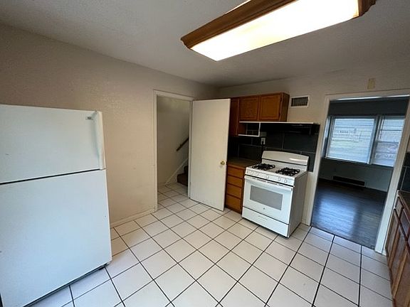 5th image of 501 E 90th St