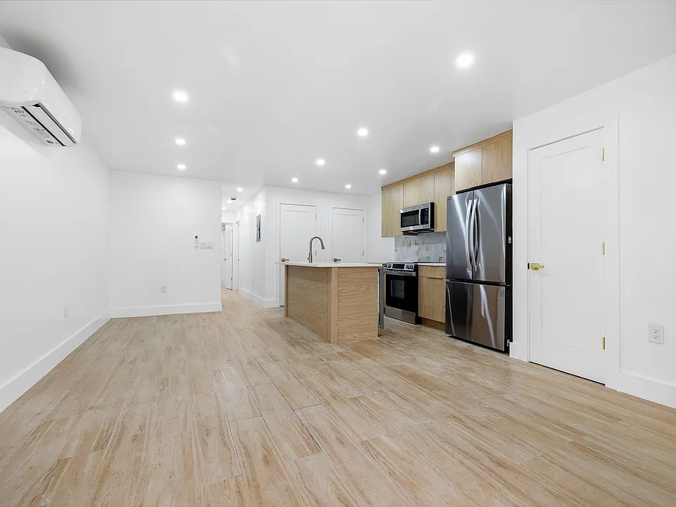 259 E 28th St #1