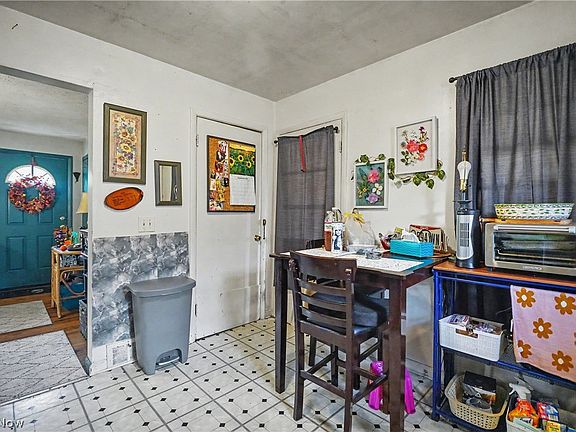 4th image of 55 W Boxwood Ave