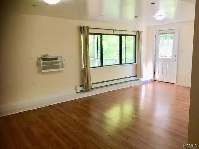 2 bed, 940 sqft, $3,200 — Photo 4