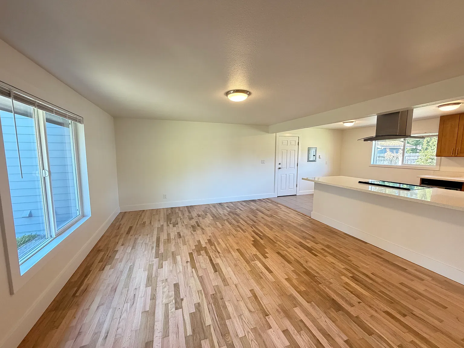2 bed, 978 sqft, $2,250 — Photo 3