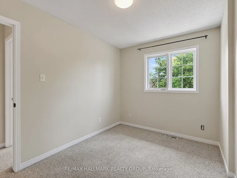 130 College Cir — Photo 27