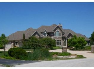 2511 Meadow Breeze Ct, Green Bay, WI 54311