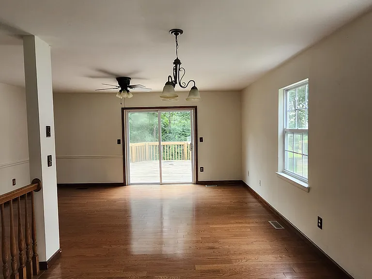 209 Green Acres Rd — Photo 5