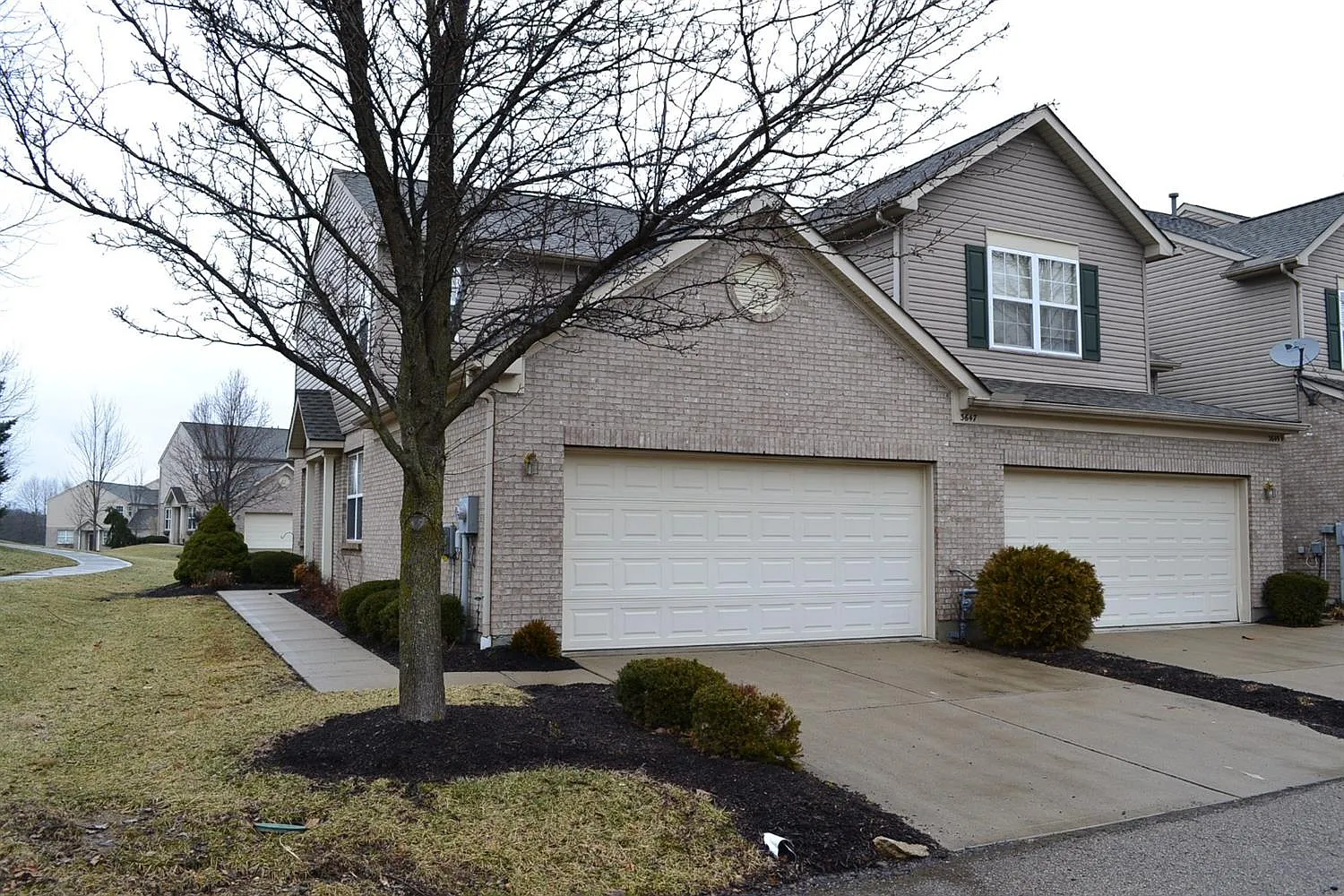 3647 Thorngate Dr photo 1